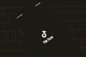 How to Use TikTok - Cover Photo