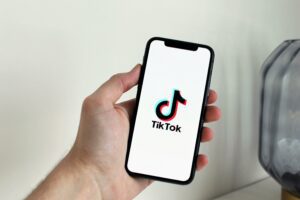 certifier compte TikTok - Cover Photo