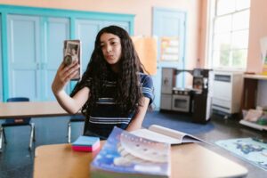 Hootsuite classroom communication - Cover Photo