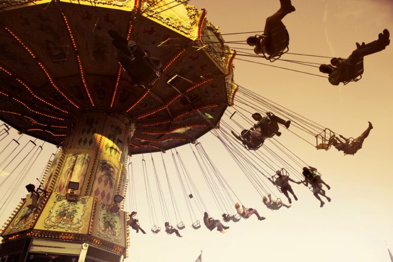 creative carousel ad ideas - Cover Photo
