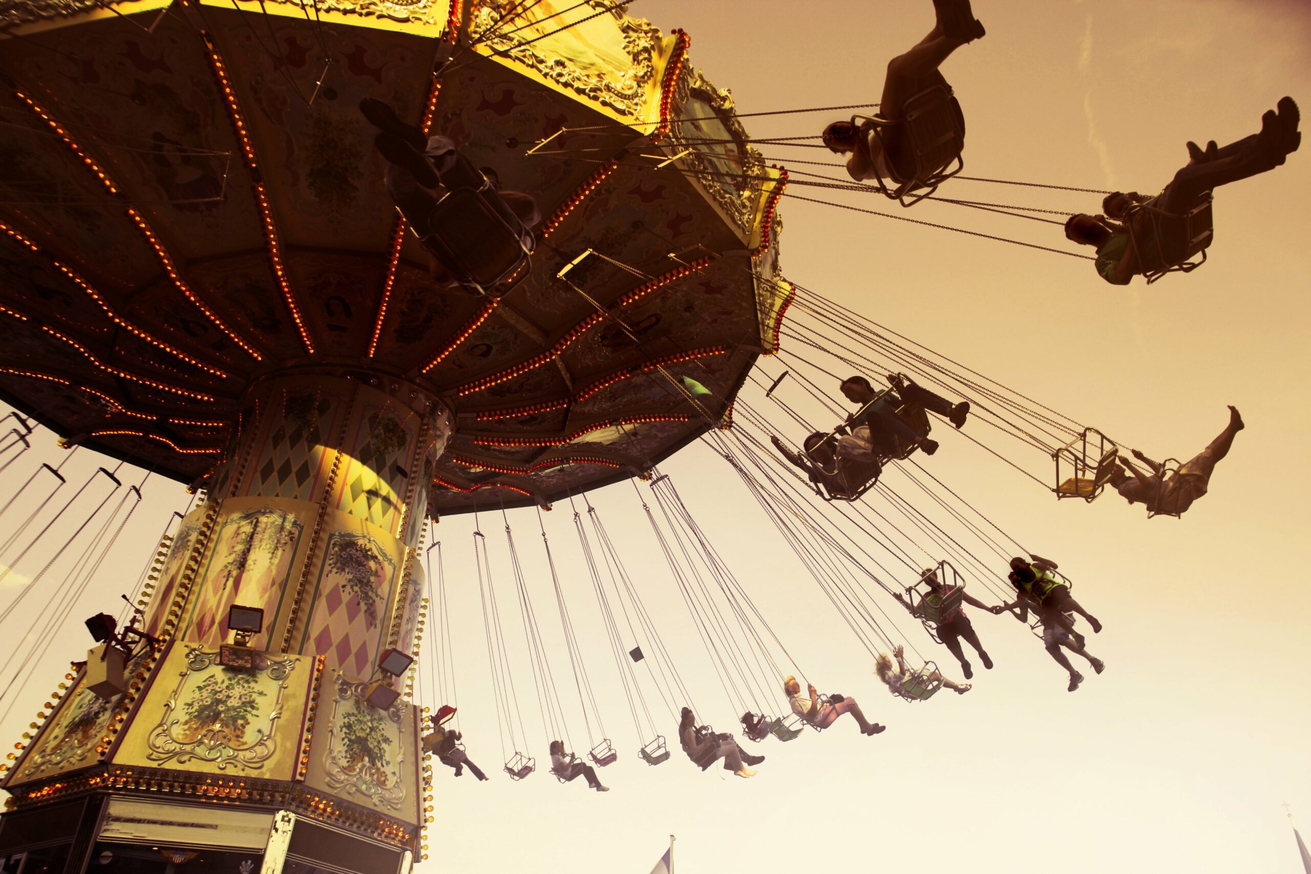 creative carousel ad ideas - Cover Photo