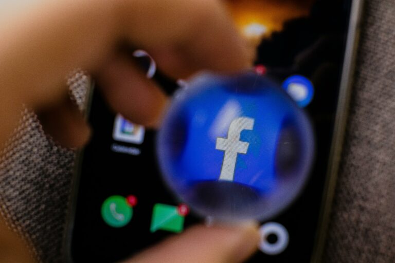 Facebook News Feed Changes - Cover Photo