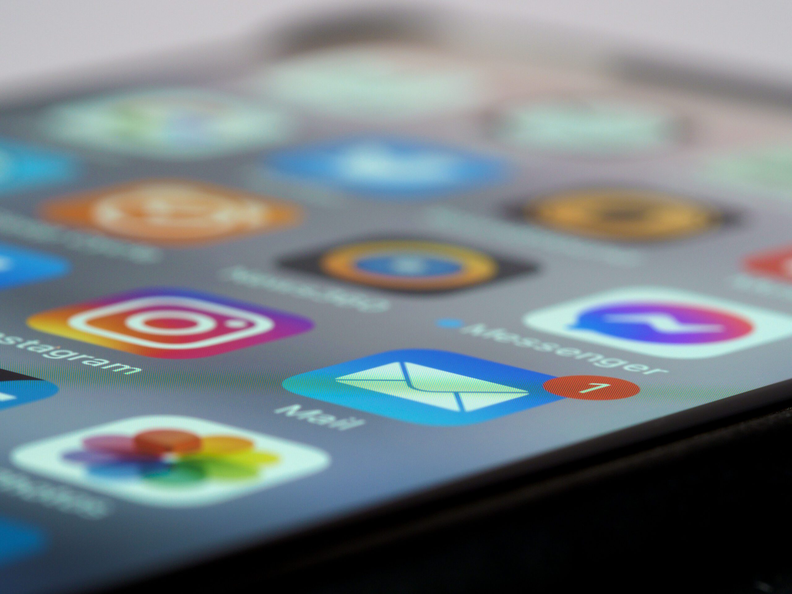 Re-engage dead email subscribers - Cover Photo