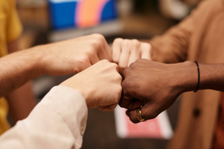 Social customer service ROI - Cover Photo