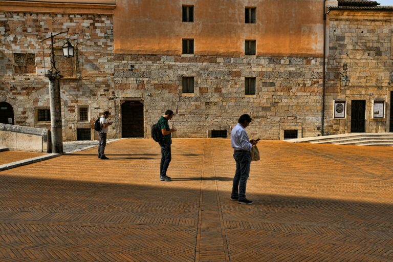 Social Media Italia Report - Cover Photo
