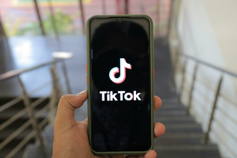 TikTok algorithm explained - Cover Photo