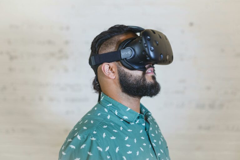 VR social media - Cover Photo