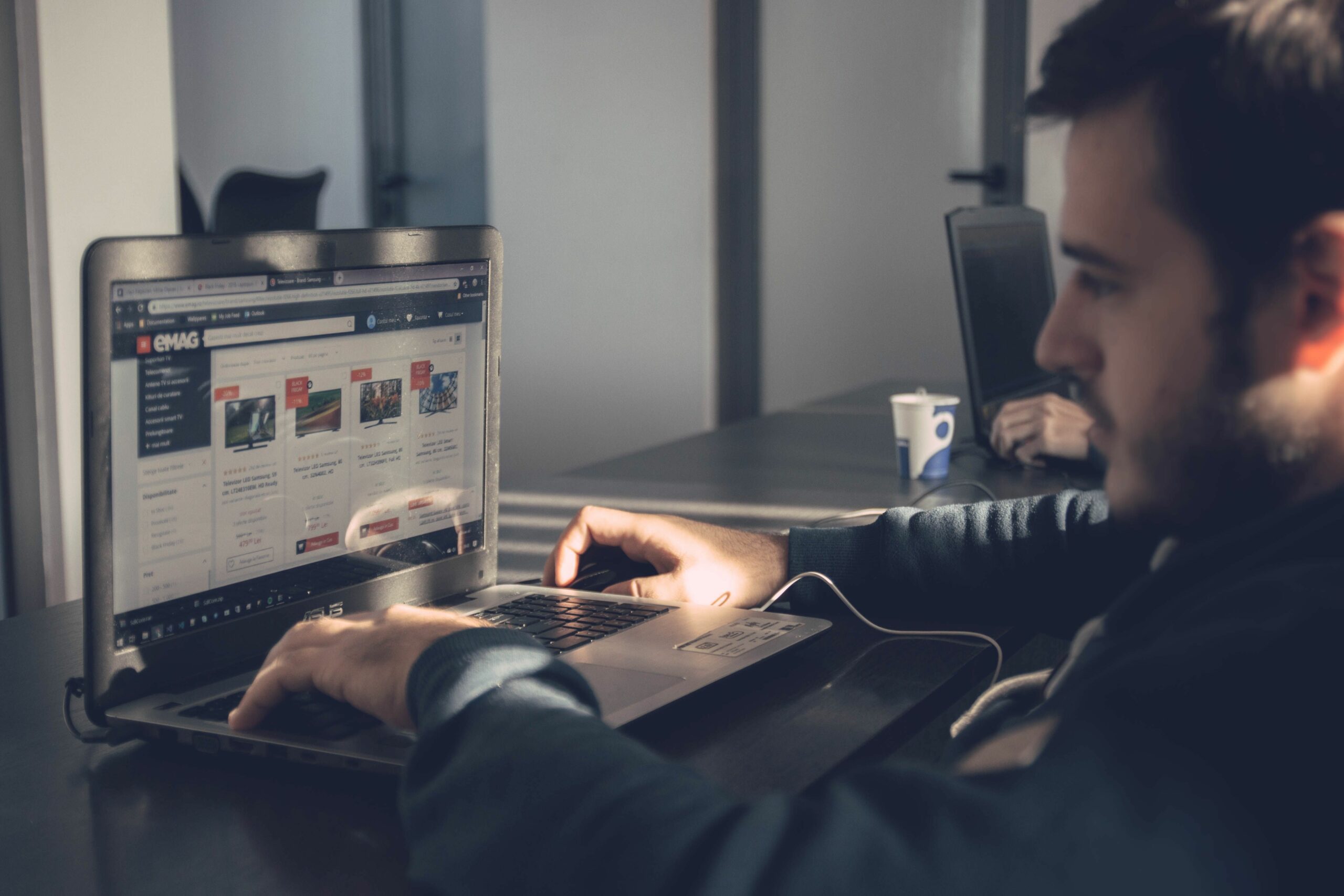 404 error page examples - Inline Photo