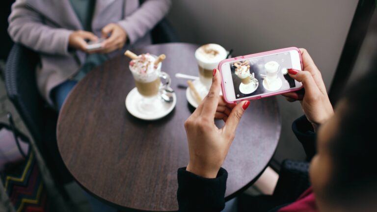 Brand loyalty on social media - Cover Photo