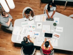 choose influencer marketing agency - Cover Photo