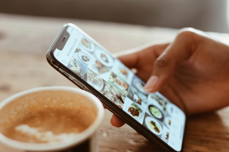 Aesthetic Instagram feed - Cover Photo