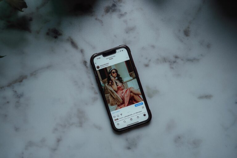 Best times to post on Instagram - Cover Photo