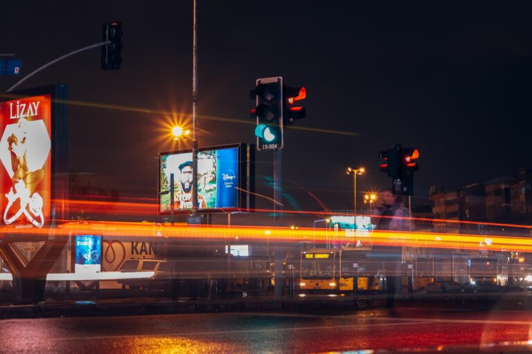 digital out of home advertising - Cover Photo
