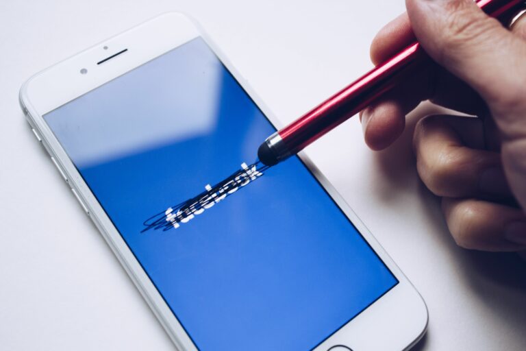Facebook features - Cover Photo