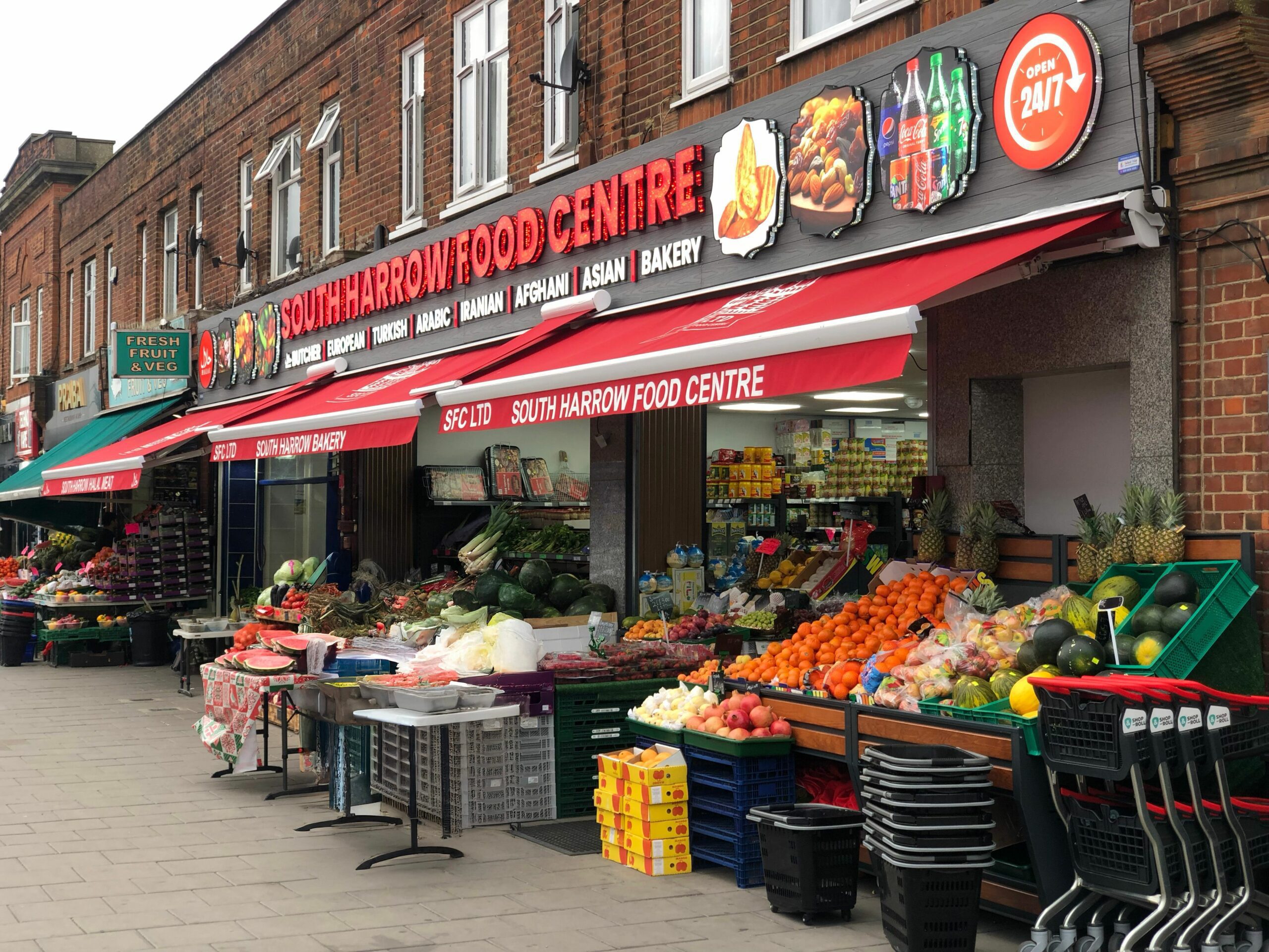 social media for retail UK - Cover Photo