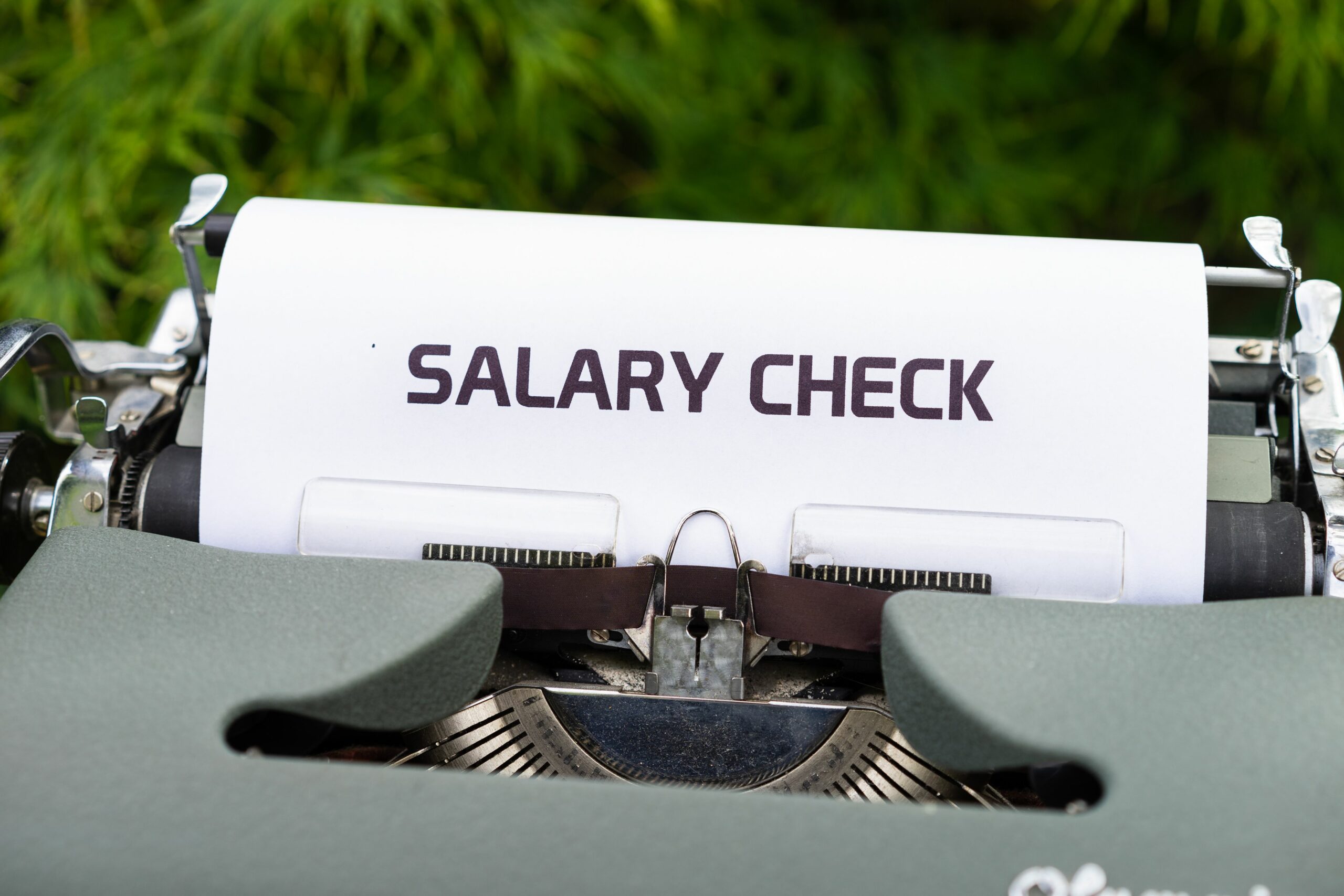 social media manager salary - Cover Photo