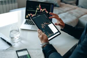 Social Media Analyst - Cover Photo
