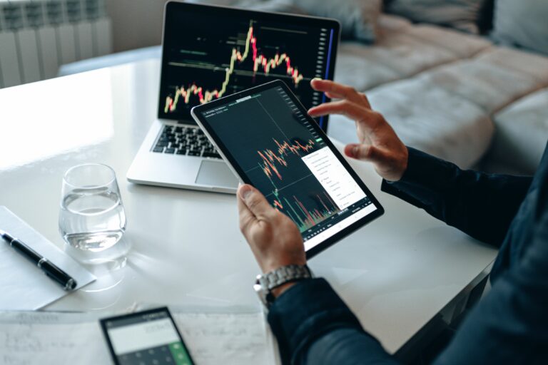 Social Media Analyst - Cover Photo