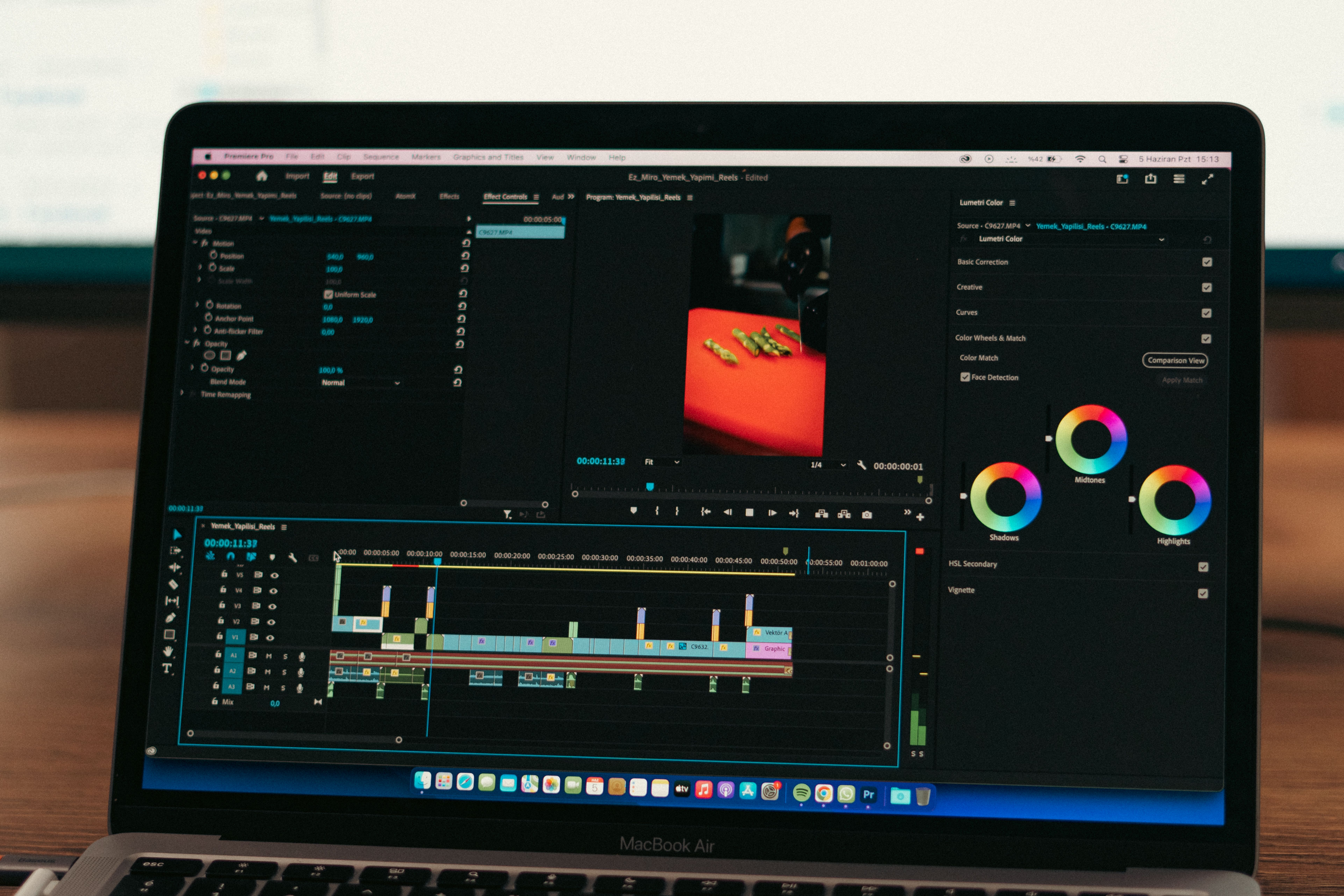 TikTok in feed native creatives - Inline Photo