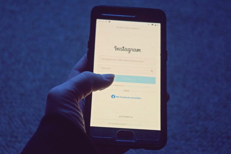 Instagram quiz stickers - Cover Photo