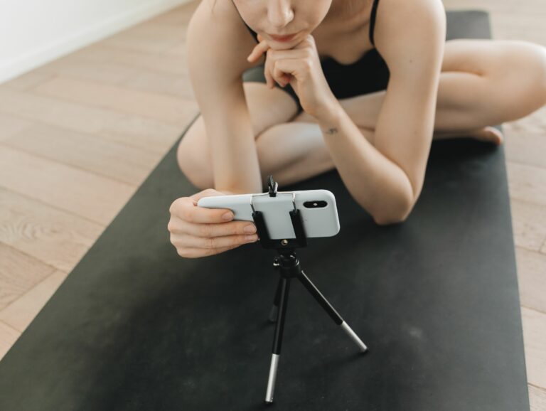 female fitness influencers - Cover Photo