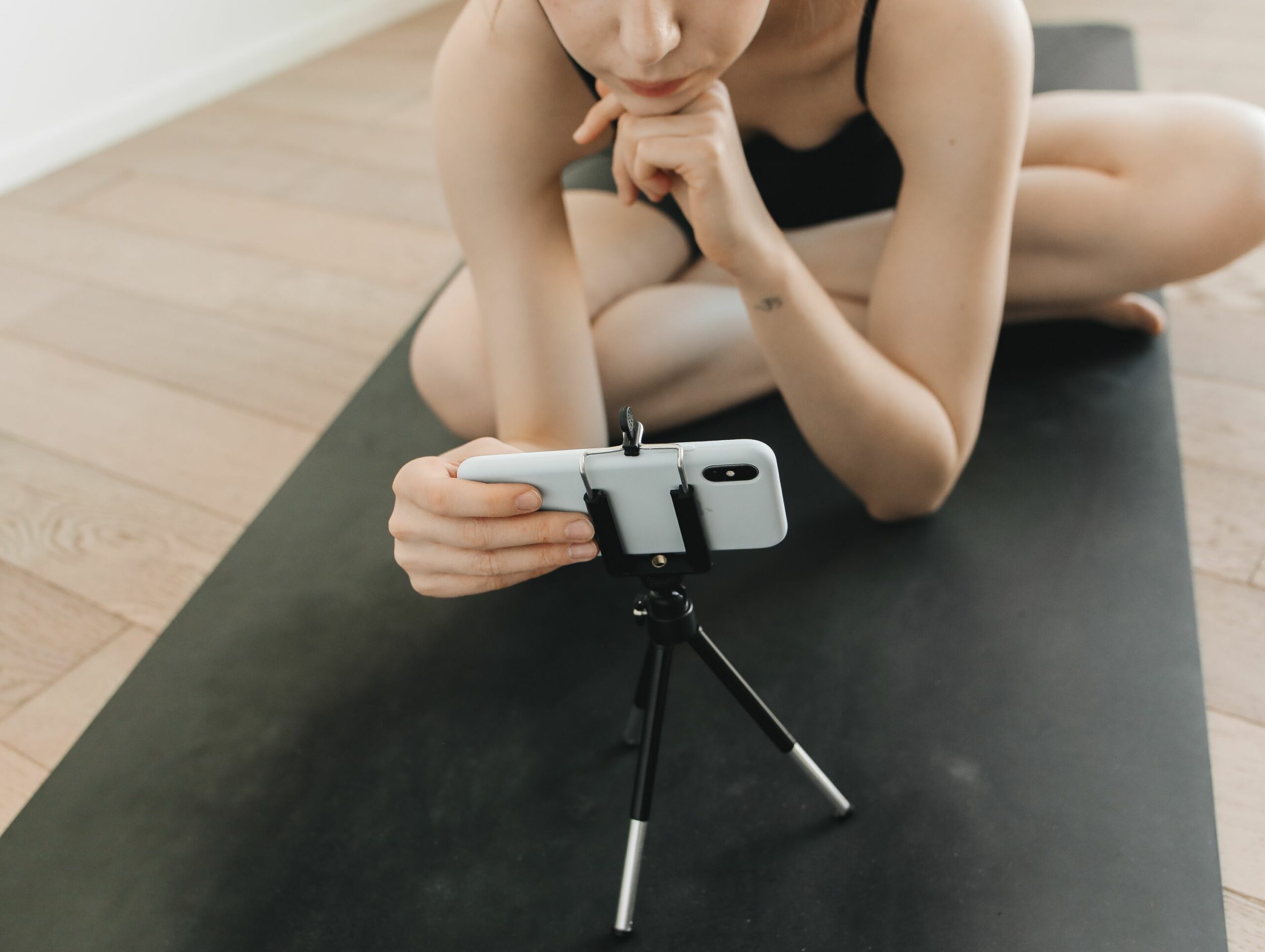 female fitness influencers - Cover Photo